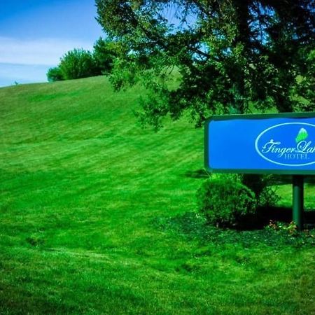 Finger Lakes Hotel Farmington Extérieur photo