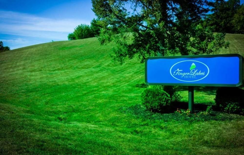 Finger Lakes Hotel Farmington Extérieur photo