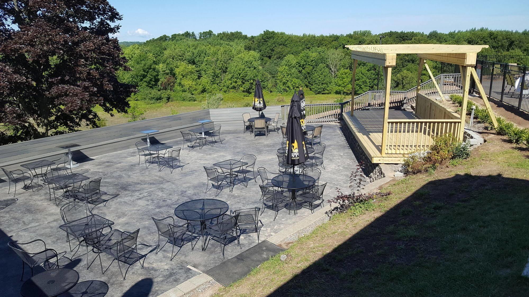 Finger Lakes Hotel Farmington Extérieur photo